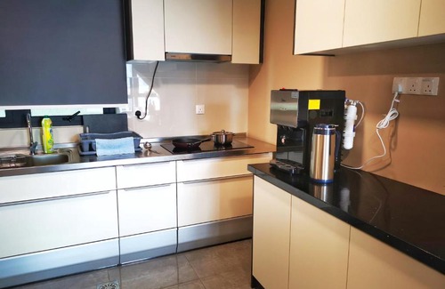 Mont Kiara Apartment | Prestige Ooak 163 Mall & Arcoris Mont Kiara-4Pax