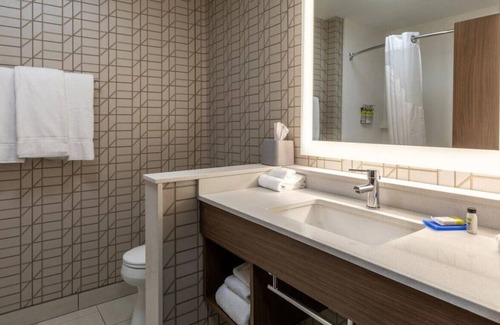 Gainesville House | Prestige Suite for Vacation w/ Best Amenities