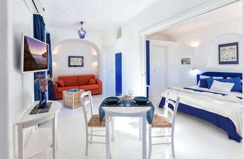 Forio Resort | Prestige Two-Room Apartment with a wide terrace and outstanding sea view