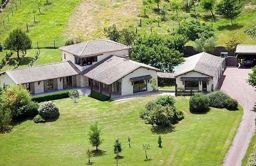 Monbazillac House | Prestige villa in MONBAZILLAC 6Km BERGERAC Heated swimming pool Sauna Indoor/outdoor games