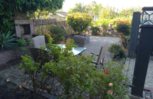 Hollyburn House | Prestigious Bright Garden Level