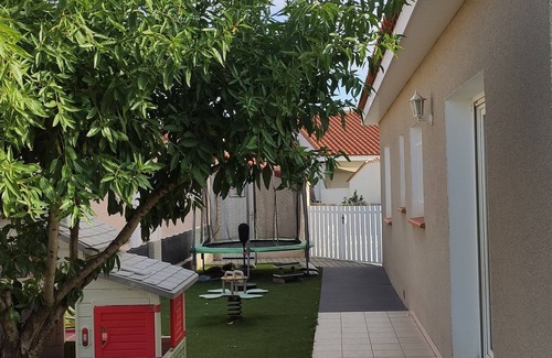 Cabestany House | Pretty air-conditioned single-storey villa with swimming pool