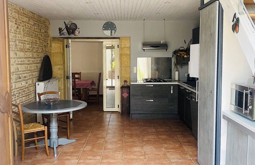 Lamonzie-Saint-Martin House | Pretty comfortable holiday home with swimming pool and unique facilities