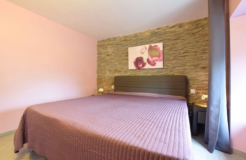 Neufchateau House | Pretty cottage with billart and 2 bathrooms
