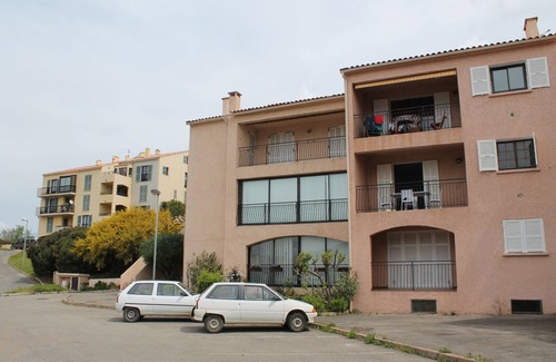 Saint-Florent Apartment | Pretty F2/F3 200 m from the city center and the port of Saint Florent