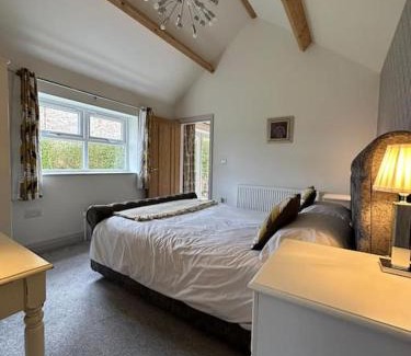 Alne House | Pretty Garden Cottage