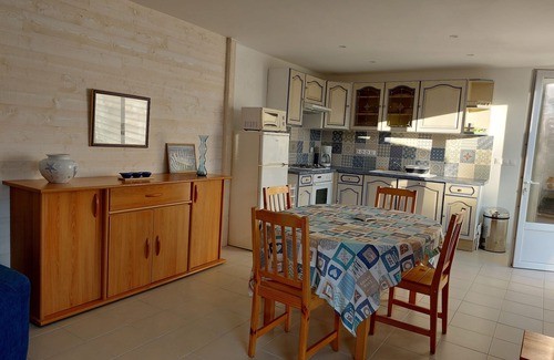 Denneville House | Pretty gîte 50m from a beautiful sandy beach facing Jersey