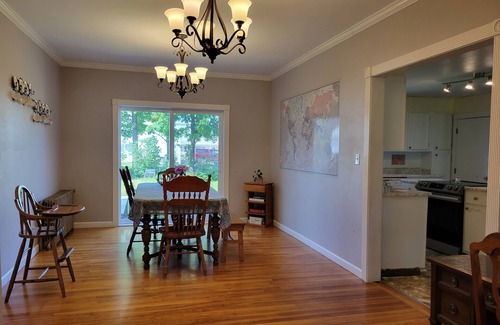 Newport House | Pretty old house in Newport with WiFi