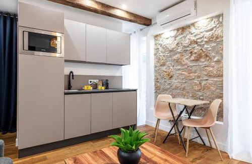 Quartier du Port Apartment | Pretty & Quiet Studio in Port Area