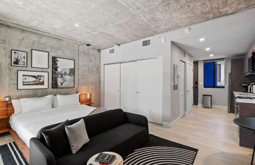 Flagler Village Apartment | Pretty Rola 203 Deluxe Apartment with King Bed Close to Beach and Downtown