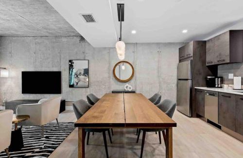 Flagler Village Apartment | Pretty Rola 204 Upscale Spacious 1B1B Apt w King Bed at Downtown Ft Lauderdale