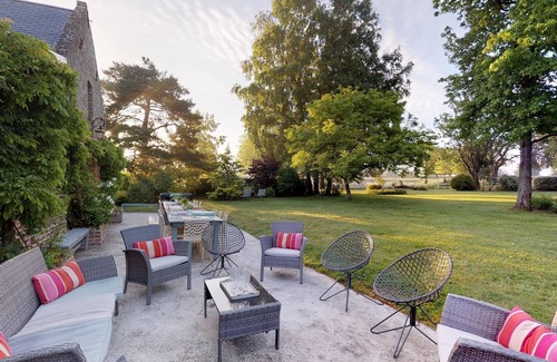 Talmas Cottage | Pretty stable house 15 people : 15min Amiens