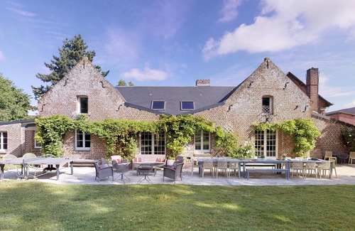 Talmas Cottage | Pretty stable house 15 people : 15min Amiens