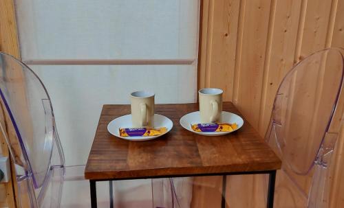 Fryent Apartment | Pretty Studio with a Private Terrace