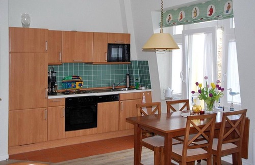 Seebad Heringsdorf Apartment | Pretty vacation apartment with two balconies - only 100 m to the fine sandy beach -