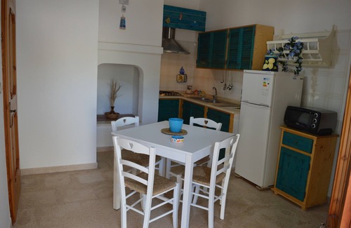 Marina di Felloniche Villa | Pretty villa a stone's throw from the sea with 6 beds, two bedrooms and two bathrooms