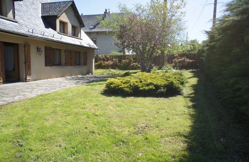Espinchal House | Pretty warm house with large garden between Massif du Sancy and Cézallier