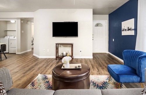 Cypress Apartment | Price Drop! Off-Apt 3BR Fast Wifi & More-12B