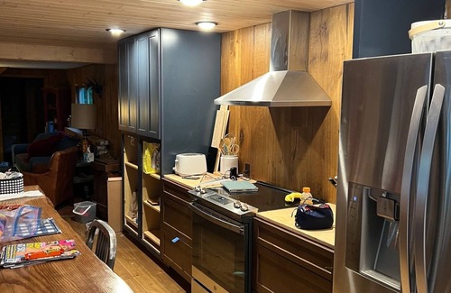 Priest River Cabin | Priest Lake Cabin : Private Dock and Beach : Sleeps 10+ : Pets OK