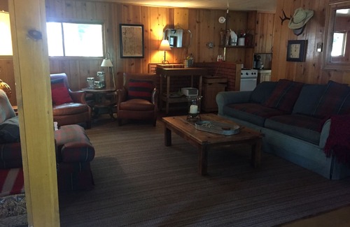 Priest River Cabin | Priest Lake Cabin : Private Dock and Beach : Sleeps 10+ : Pets OK