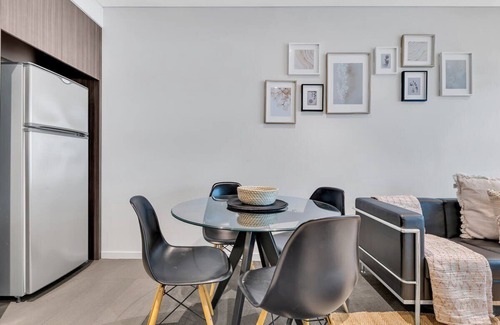 Williams Landing Apartment | Prime 1BR Apt. in Williams Landing w/parking