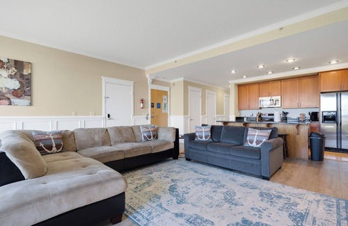 Rockaway Beach Condo | Prime Beach Front Ocean Views - 30 Second Walk to Beach!