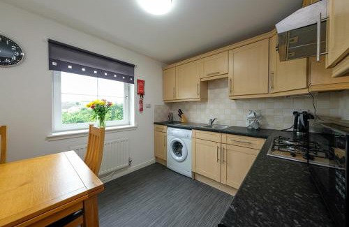 Duloch Apartment | Prime Duloch 2nd Floor Apartment By Tba