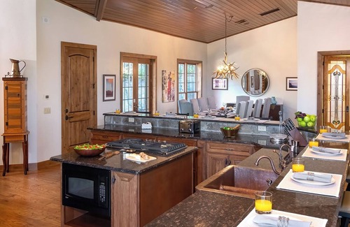 Steamboat Springs House | Prime Location with Hot Tub + Theater Room + Close to Slopes - Apex Lodge South