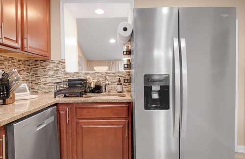 Downtown Baltimore House | Prime Location! 2BR/2BA rowhouse steps from Ravens Stadium & Camden Yards.