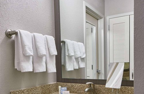 Morrisville Hotel | Prime Location! 3 Modern Units, Outdoor Pool, Pet-friendly, Free Airport Shuttle