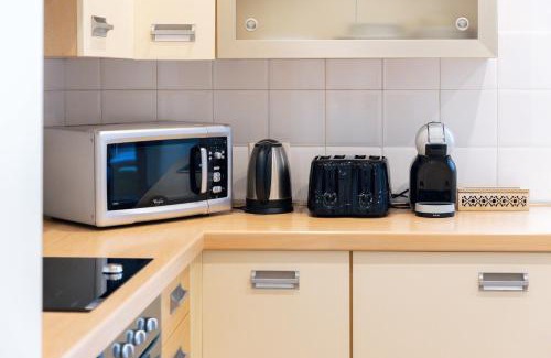 Tower Road Apartment | Prime Location 3BR Apartment with Stunning View by ArcoBnb
