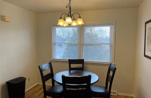 Springfield Apartment | Prime Location Amazing Unit Close to Downtown - 2 queen beds