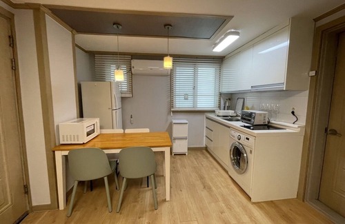 Yeoksam Apartment | Prime location and comfort 2BDR apt @Gangnam