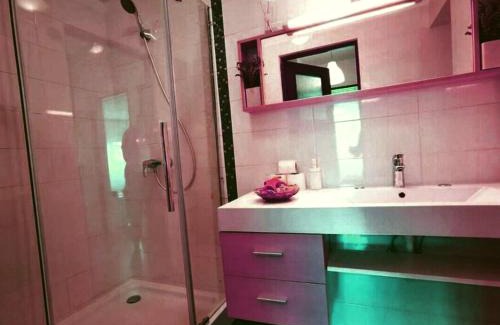 Ramnicu Sarat Apartment | Prime Location Apartment Near Park