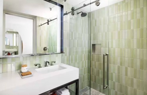 Tenderloin Hotel | Prime Location: Comfortable Superior King Room at Timbri Hotel, San Francisco