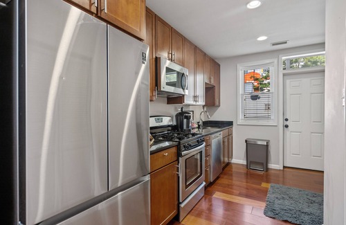 Southwest Apartment | Prime Location! DC’s Southwest and Navy Yard Welcomes You!