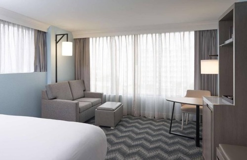 Cocoa Beach Hotel | Prime Location! Outdoor Pool! Parking, Walk to Beach! Tiki Bar!