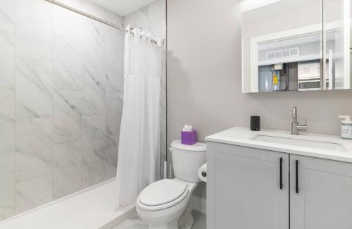 Northern Liberties Apartment | Prime NoLibs, by Fishtown, Lux Queen Bed, Sleep 3ppl, Fast Wifi, Rooftop Access