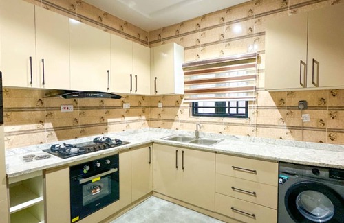 Utako House | Prime Residence Abuja: Short Stay Rental Apartment for Visitors and Travellers