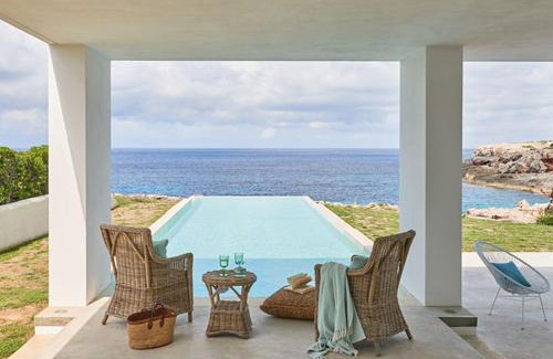 Cap d'en Font Villa | Primera Línea de Mar con Yate "Estancia de Lujo" By Menorca Luxury Broker