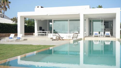 Cap d'en Font Villa | Primera Línea de Mar con Yate "Estancia de Lujo" By Menorca Luxury Broker