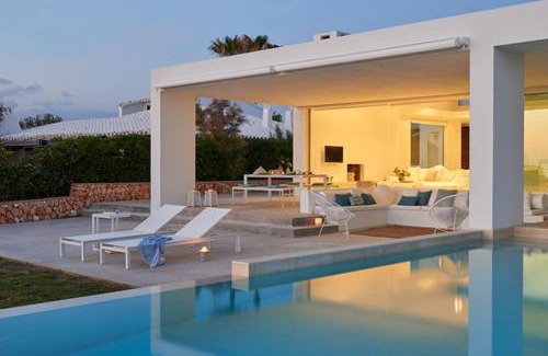 Cap d'en Font Villa | Primera Línea de Mar con Yate "Estancia de Lujo" By Menorca Luxury Broker