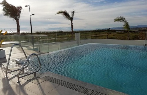 Torrox Costa Apartment | Primera linea de la playa en Torrox