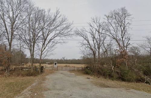 Benton RV Rental | Primitive Country Camp Spot for Total Eclipse April 8, 2024! 2:38 Mins Totality