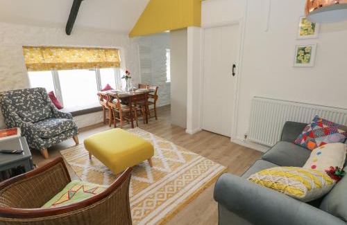 Jameston House | Primrose Cottage