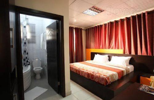 Lagos Cabin | Prince Of Anthony 1960 Hotel-apartment