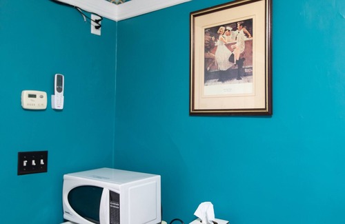 Queens Square Hotel | Prince Street Suites