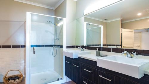 Auckland Central Business District Apartment | Princes Wharf's truly stunning North-West Loft