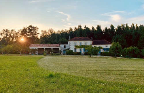 Cherves-Richemont House | Principale - Large 3 bedroom gite with pool