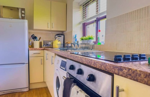 Kewstoke House | Priory View (Cosy & Characterful, Seaside Cottage, Dog Frien